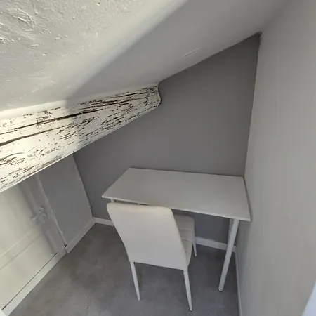 Le Soleil, Dj Compris לינה וארוחת בוקר טולון